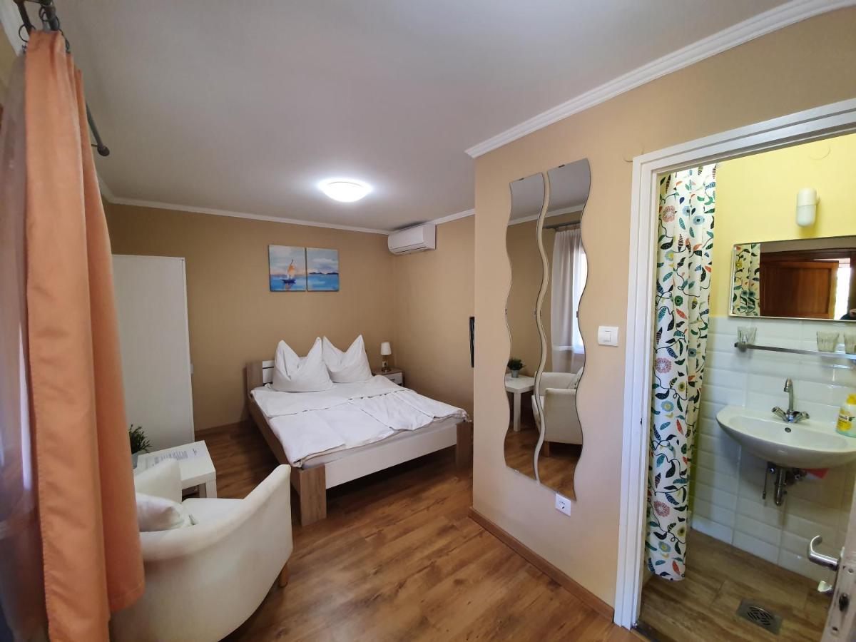 Muskatlis Haz Apartment Balatonlelle Exterior photo