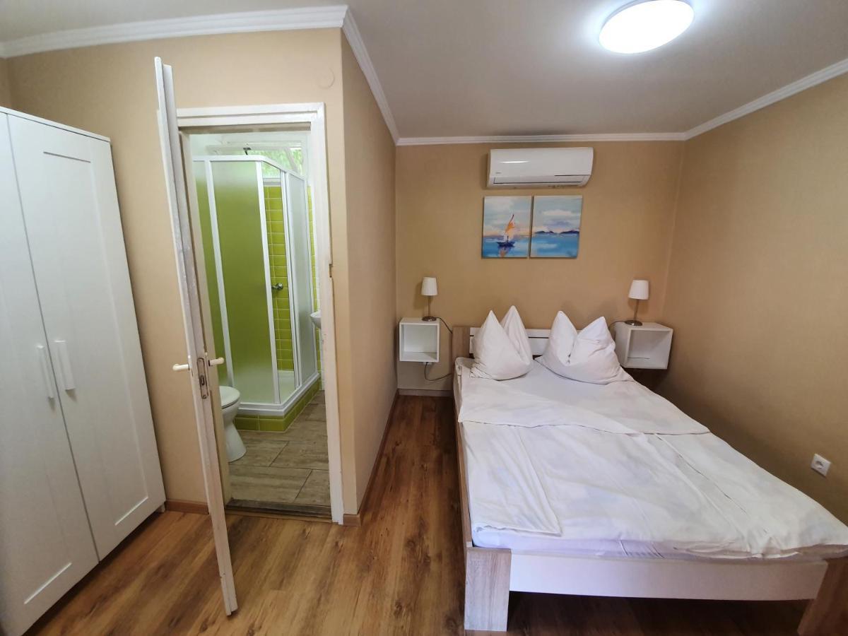 Muskatlis Haz Apartment Balatonlelle Exterior photo